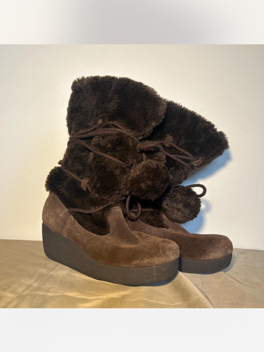 Y2K brown Pom Pom faux fur boots